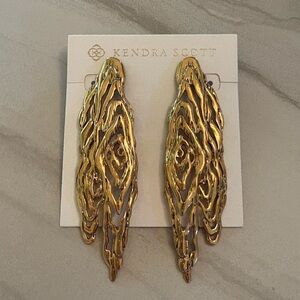 Kendra Scott Vintage Gold textured statement earrings- NWT, not produced